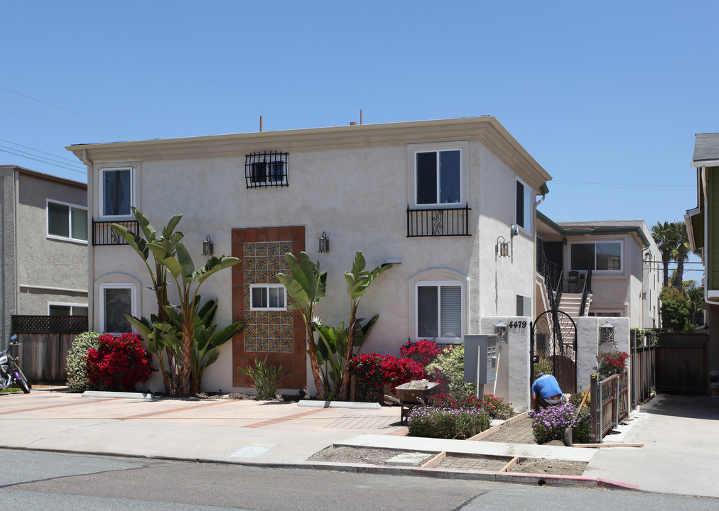 4479 Marlborough Ave in San Diego, CA - Building Photo