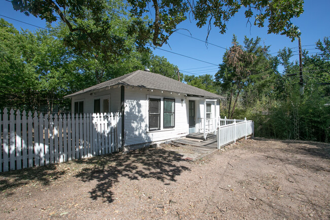 1002 E 15th St in Austin, TX - Building Photo - Building Photo