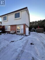 19 Brydon Ct in Ottawa, ON - Building Photo