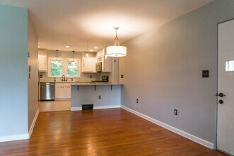 39 Reese Rd in Asheville, NC - Building Photo - Building Photo