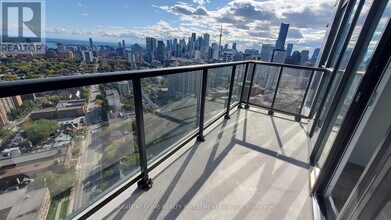 159-3159 Wellesley St E in Toronto, ON - Building Photo - Building Photo