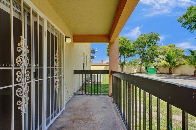 11515 NW 22nd Ave in Miami, FL - Building Photo - Building Photo