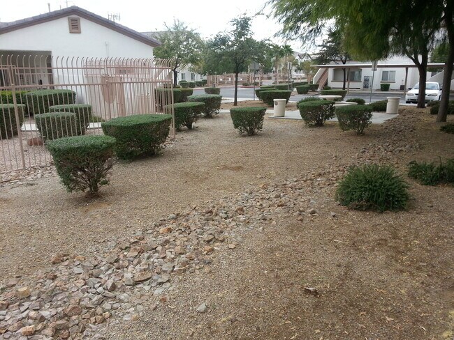5650 E Sahara Ave-Unit -1029 in Las Vegas, NV - Building Photo - Building Photo