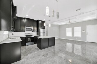 4721 Magnolia Ave, Unit 1 in McAllen, TX - Foto de edificio - Building Photo