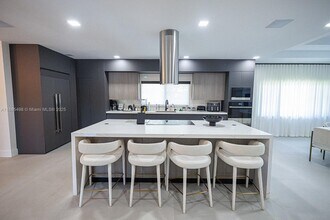 10506 SW 89th Pl in Miami, FL - Foto de edificio - Building Photo