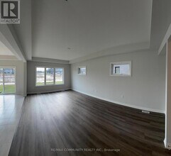 76 Acacia Rd in Pelham, ON - Building Photo - Building Photo