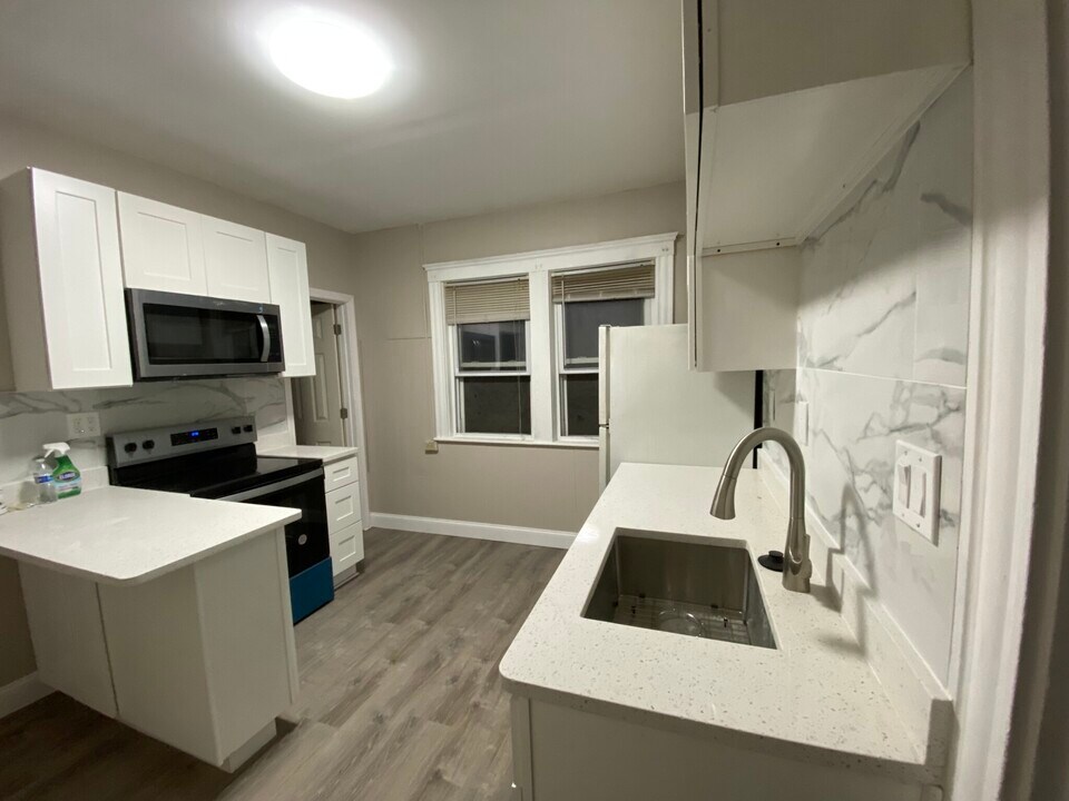 117 Pearson Rd in Somerville, MA - Building Photo
