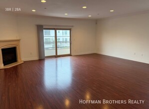 11848 Kiowa Ave in Los Angeles, CA - Foto de edificio - Building Photo