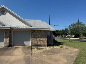 2914 Whisper Oaks Ln in Georgetown, TX - Building Photo - Building Photo