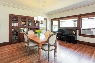 2749 Pleasant St in Oakland, CA - Building Photo - Building Photo