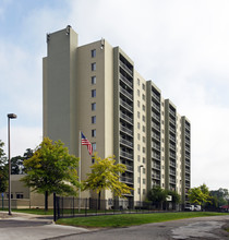 Across the Park Apartments in Detroit, MI - Building Photo - Building Photo