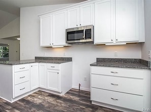 227 W McHattie St in South Lyon, MI - Building Photo - Building Photo