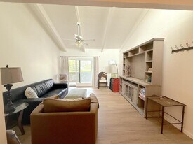 29 Dearborn Pl in Goleta, CA - Building Photo