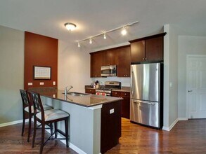 1451 S Halsted St, Unit 1B in Chicago, IL - Building Photo - Building Photo