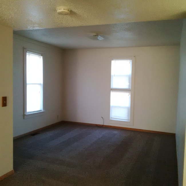 1303 Rose St in Sidney, NE - Building Photo - Building Photo
