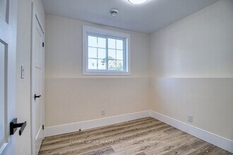 109 Penrose St in Sarnia, ON - Building Photo - Building Photo