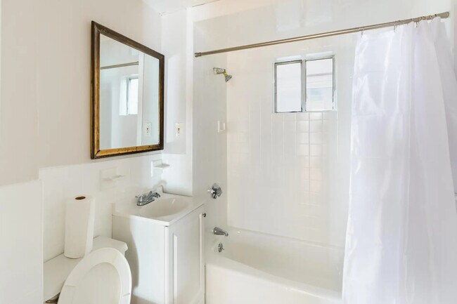 34 Falcon St, Unit 1 in Boston, MA - Building Photo - Building Photo