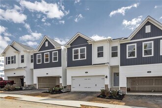 130 Scotland Ln in Harmony, PA - Building Photo - Building Photo