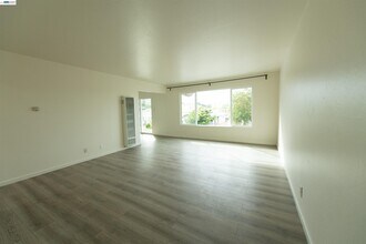 3639 Patterson Ave in Oakland, CA - Building Photo - Building Photo
