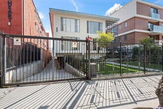 1812 N Gramercy Pl-Unit -2 in Los Angeles, CA - Building Photo - Building Photo