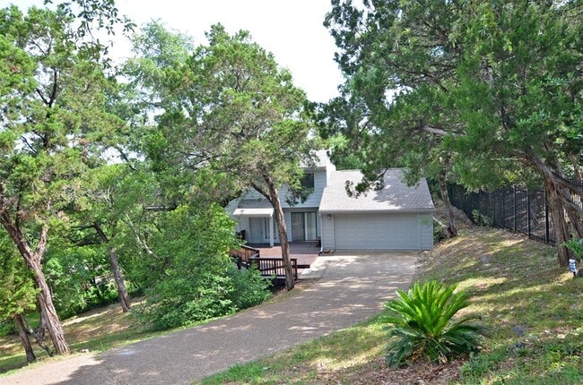 property at 4714 David Thomas Rd