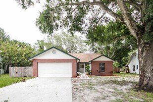 515 49th St E in Bradenton, FL - Building Photo