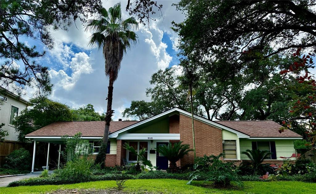5015 Grape St in Houston, TX - Building Photo