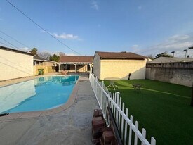 6109 Riverton Ave in Los Angeles, CA - Building Photo