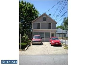 361 E Chesnut St in Coatesville, PA - Building Photo - Building Photo