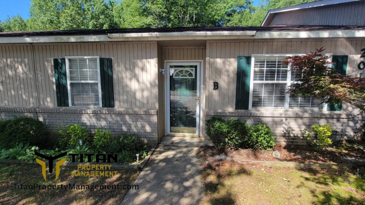 2014 Watts Rd-Unit -2014 Watts Rd. Apt B in Benton, AR - Building Photo