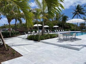2560 S Ocean Blvd in Palm Beach, FL - Building Photo - Building Photo