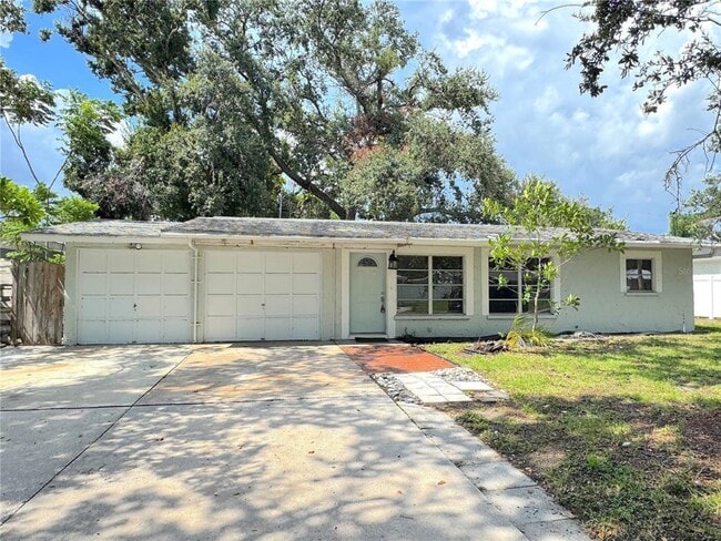 property at 3883 Hawkeye Cir