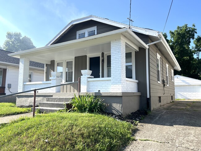 920 Delaware Ave in Middletown, OH - Building Photo - Building Photo