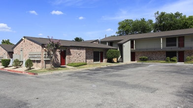 Hillside Place in Austin, TX - Building Photo - Building Photo