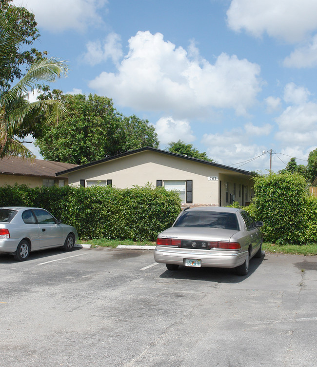 709 SW 15th Ave in Fort Lauderdale, FL - Building Photo - Building Photo