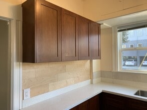 64 Santa Clara Ave, Unit Apt 1 in Oakland, CA - Foto de edificio - Building Photo