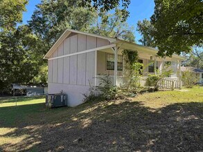 2105 Wright Ave in Benton, AR - Building Photo - Building Photo