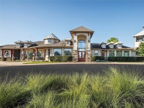 14025 Heartland Dr in Manor, TX - Building Photo - Building Photo