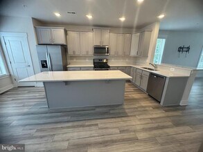 7919 Wormans Mill Rd in Frederick, MD - Building Photo - Building Photo