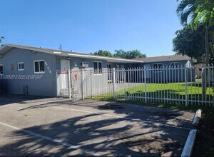 1864 NW 28th St in Miami, FL - Building Photo - Building Photo