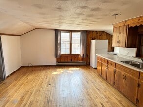 29 George St, Unit 2 in Fairport, NY - Foto de edificio - Building Photo