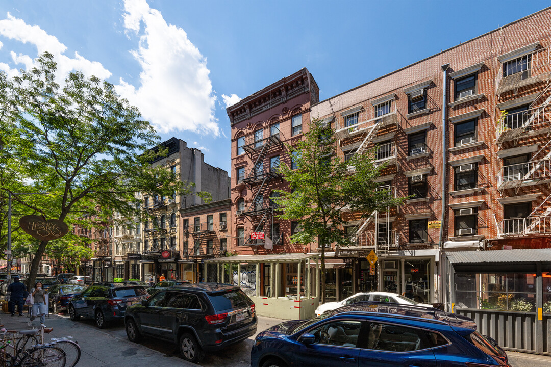 227 Mott St in New York, NY - Foto de edificio