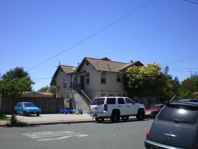 1020 Bennett Valley Rd in Santa Rosa, CA - Building Photo - Building Photo