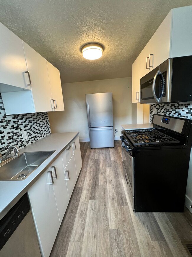 property at 1408 Fernleaf St