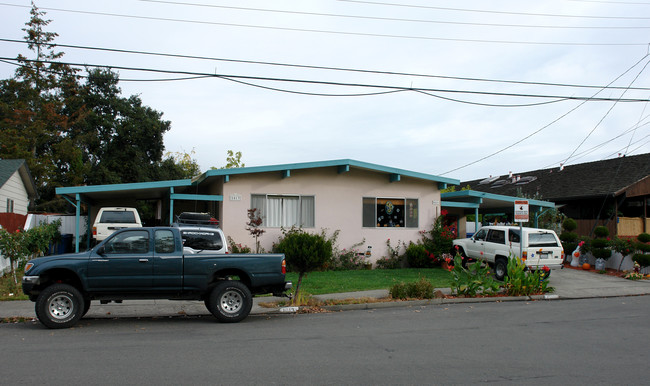 1011 Butte Ct in Santa Rosa, CA - Building Photo - Building Photo