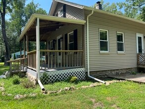 734 Old Clinton Rd in Westbrook, CT - Building Photo - Building Photo