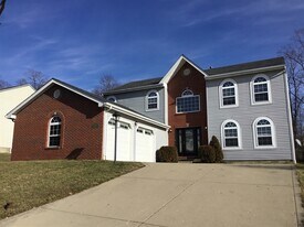 80 Simsbury Ct in Pickerington, OH - Building Photo