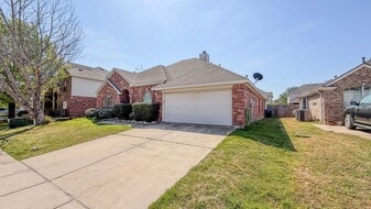 413 Cold Mountain Trail in Fort Worth, TX - Building Photo