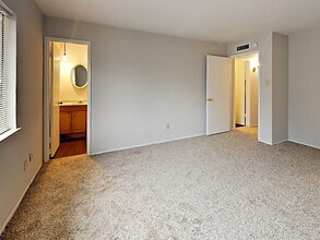 9706 Sophora Cir in Dallas, TX - Building Photo - Building Photo