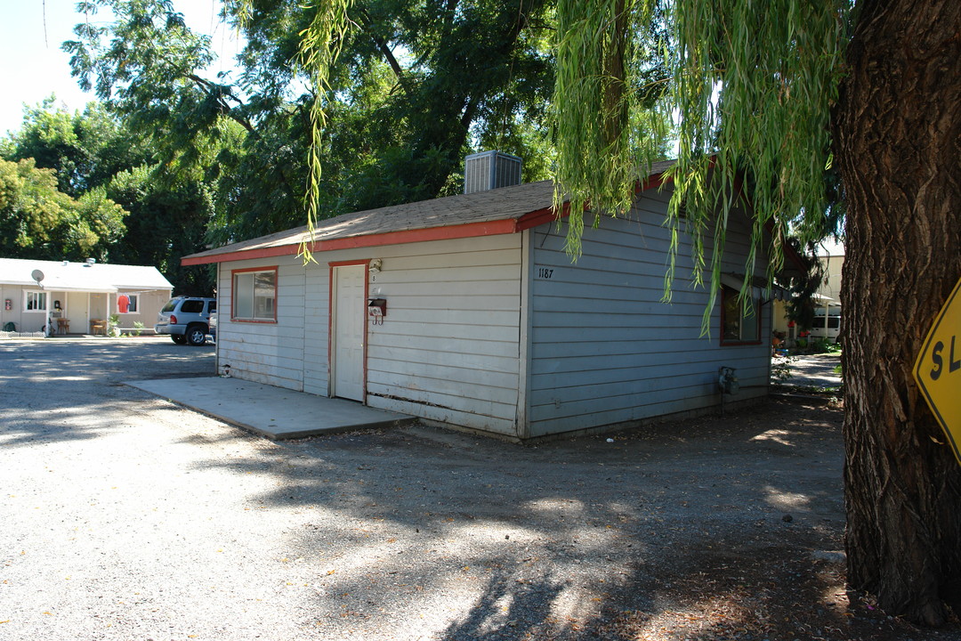 8 in Chico, CA - Foto de edificio